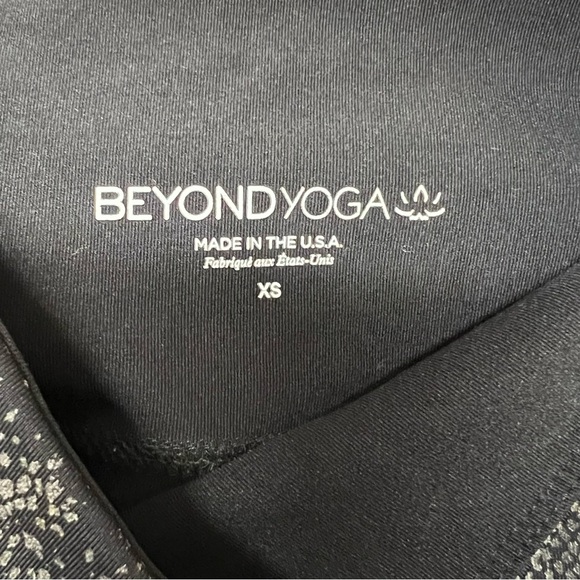 Beyond Yoga Viper Highwaisted Midi Leggings Size X-Small - Picture 5 of 7
